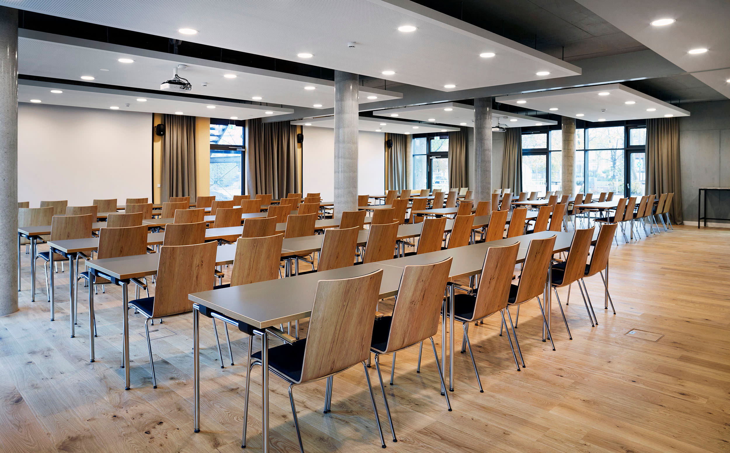 Clinker, exposed concrete, glass and wood: Design Hotel FREIgeist captivates with its industrial charm on HARO floors