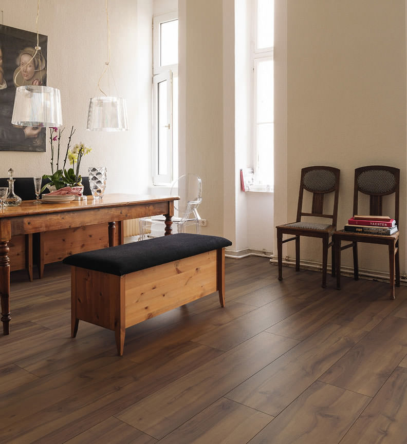 Laminat Campus 4V Nussbaum Romano 535268 Int01