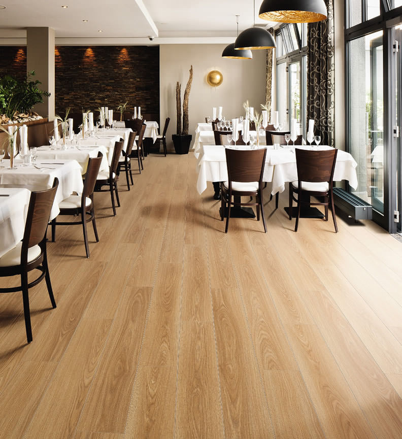 Laminat T250 LA 4V Eiche elegance 533342 Int01